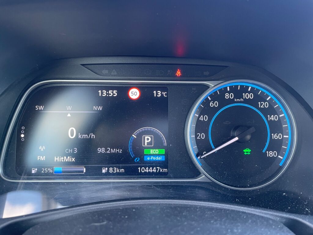 Nissan Leaf 2022 Musta