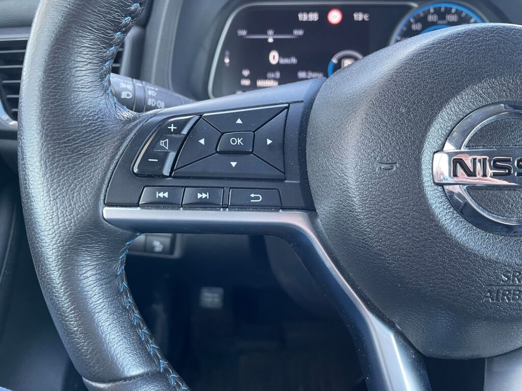 Nissan Leaf 2022 Musta