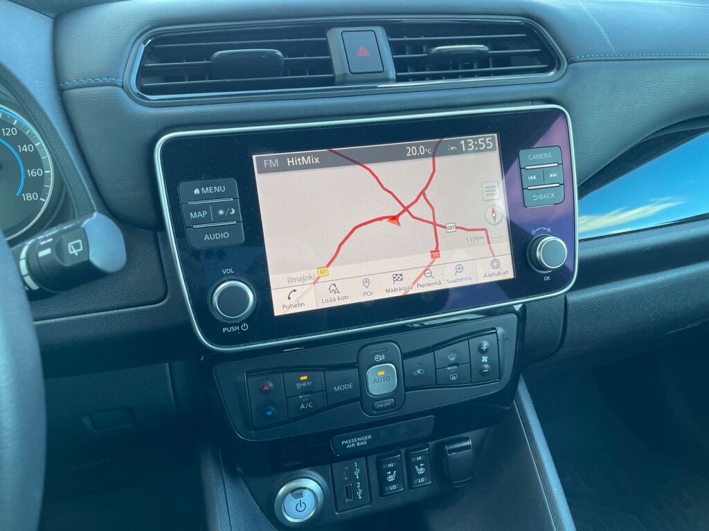 Nissan Leaf 2022 Musta