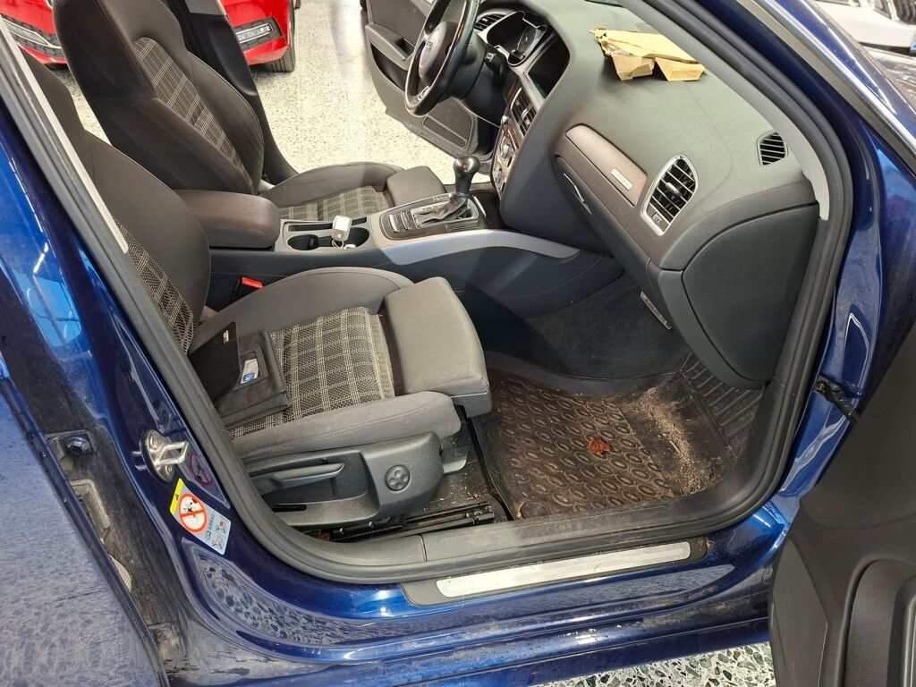 Audi A4 2013 Sininen