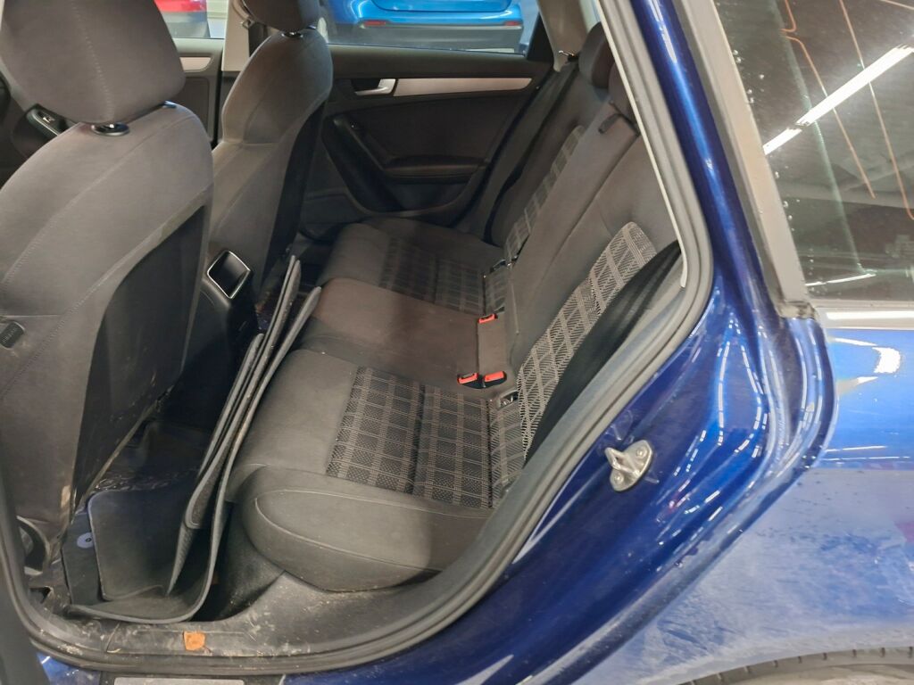 Audi A4 2013 Sininen