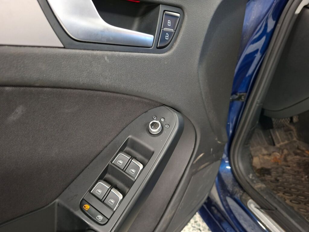 Audi A4 2013 Sininen
