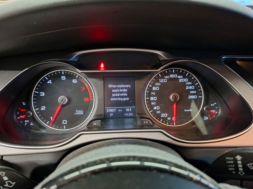 Audi A4 2013 Sininen