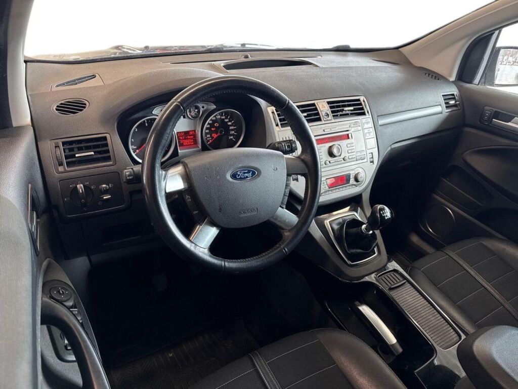 Ford Kuga 2012 Ruskea (beige)