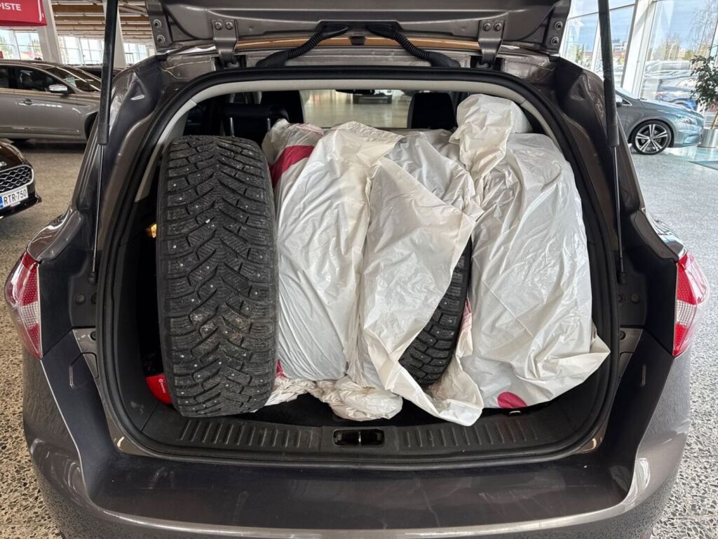 Ford Kuga 2012 Ruskea (beige)