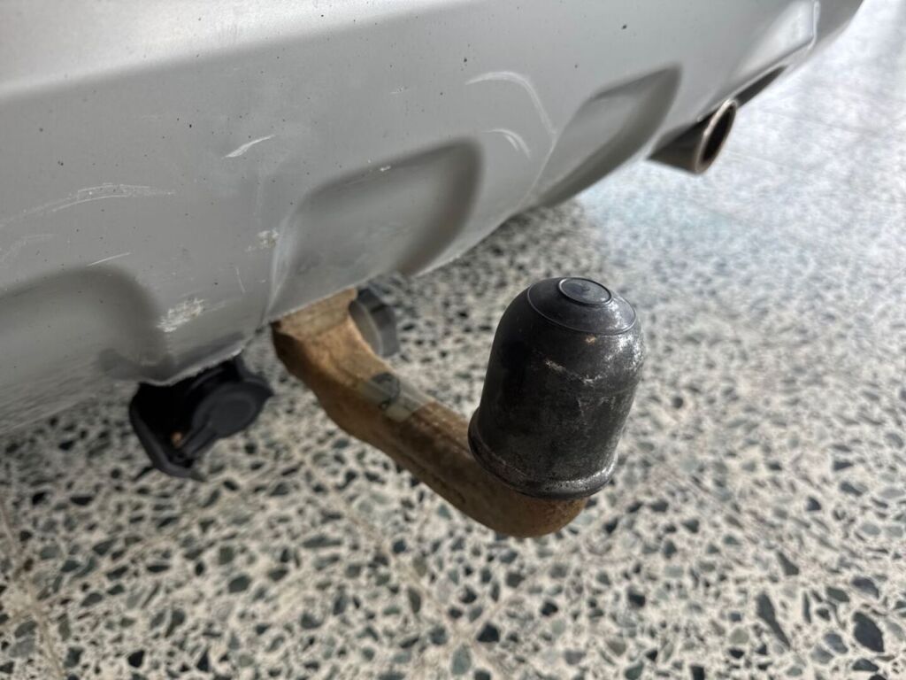 Ford Kuga 2012 Ruskea (beige)