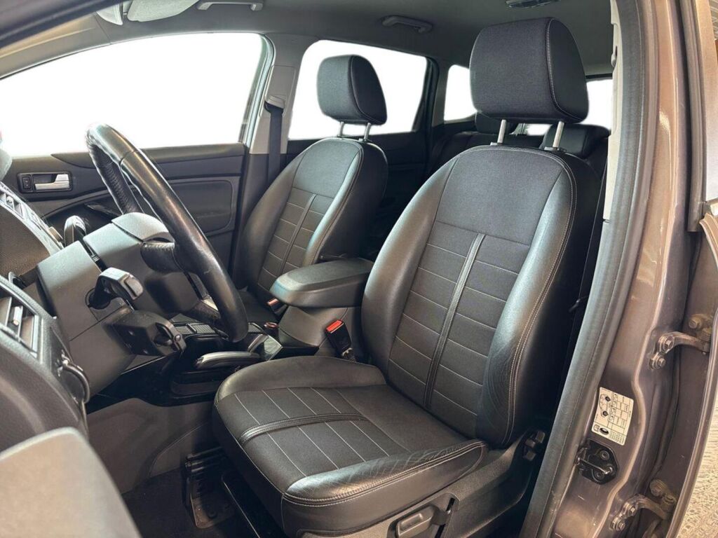 Ford Kuga 2012 Ruskea (beige)