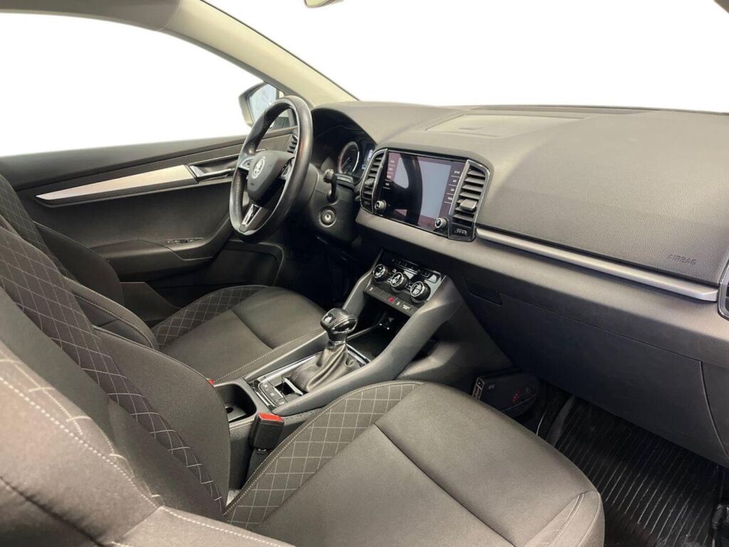 Skoda Karoq 2018 Valkoinen