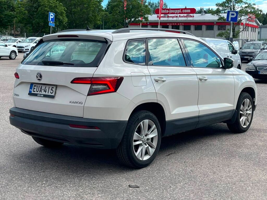 Skoda Karoq 2018 Valkoinen