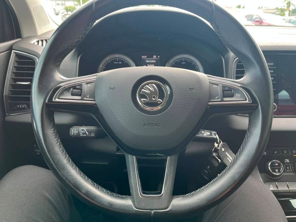 Skoda Karoq 2018 Valkoinen