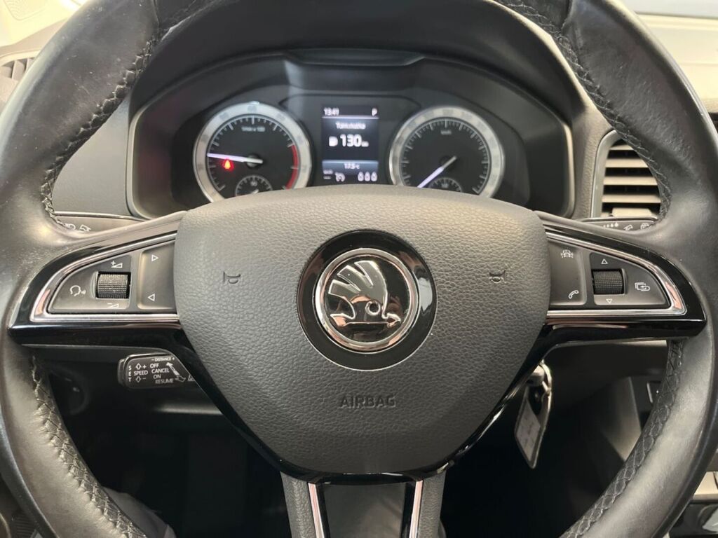 Skoda Karoq 2018 Valkoinen