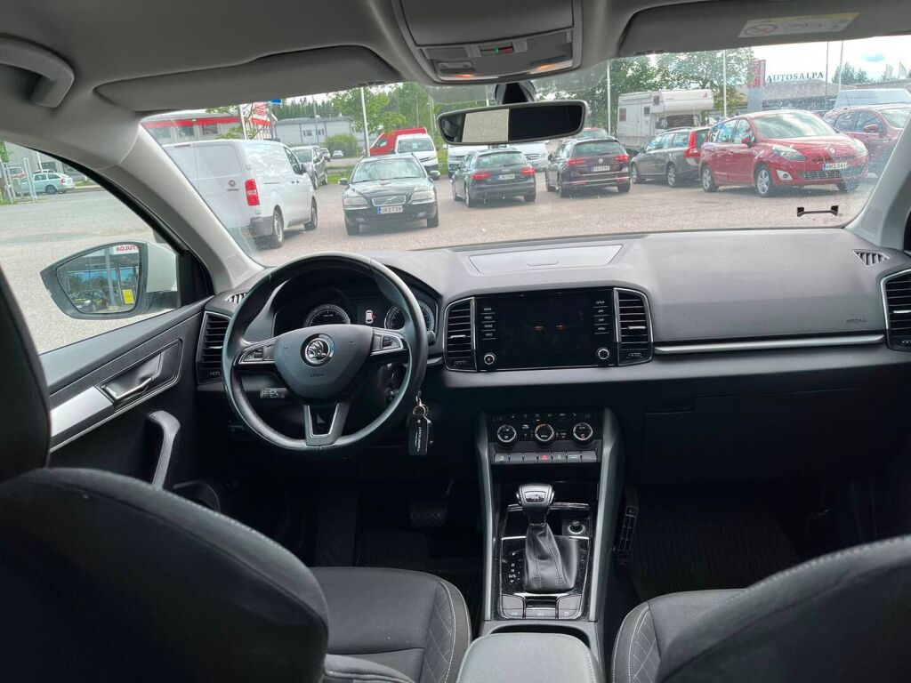 Skoda Karoq 2018 Valkoinen