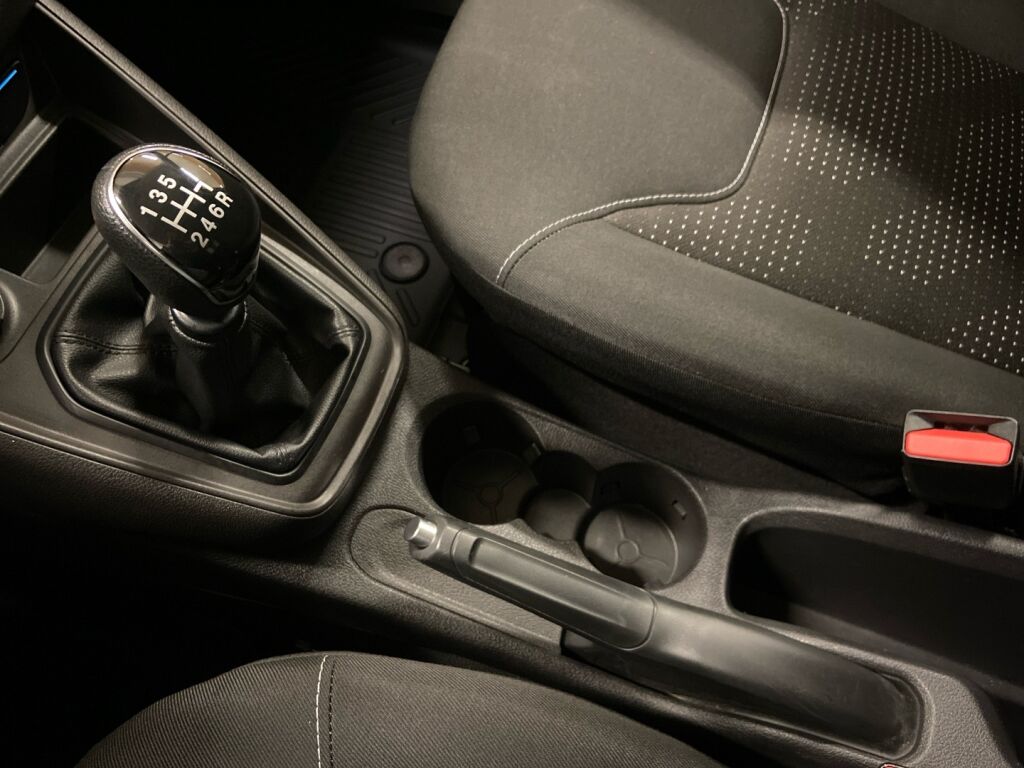 Ford Transit Courier 2022 Valkoinen