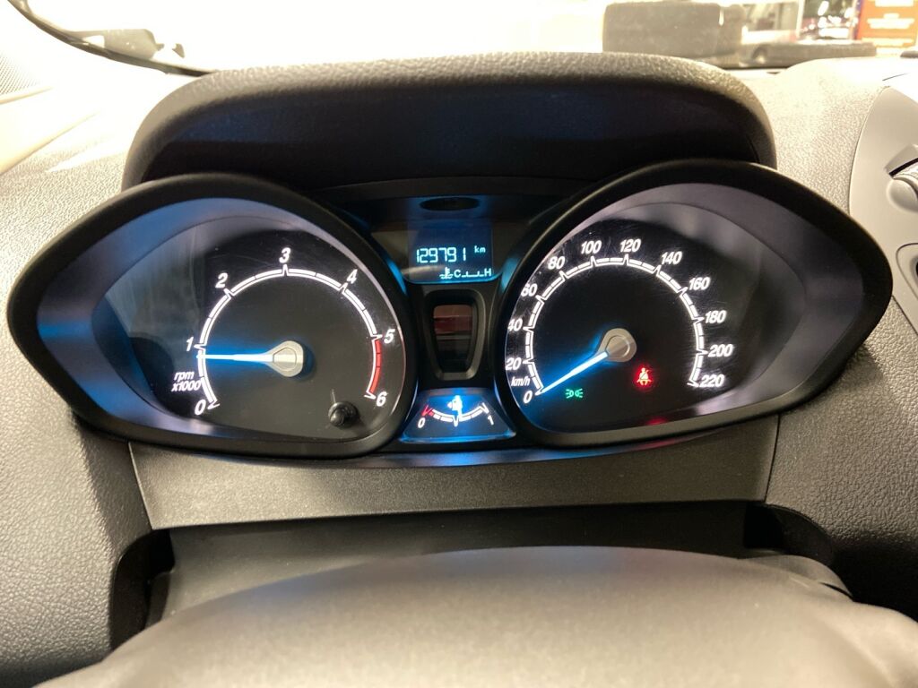 Ford Transit Courier 2022 Valkoinen