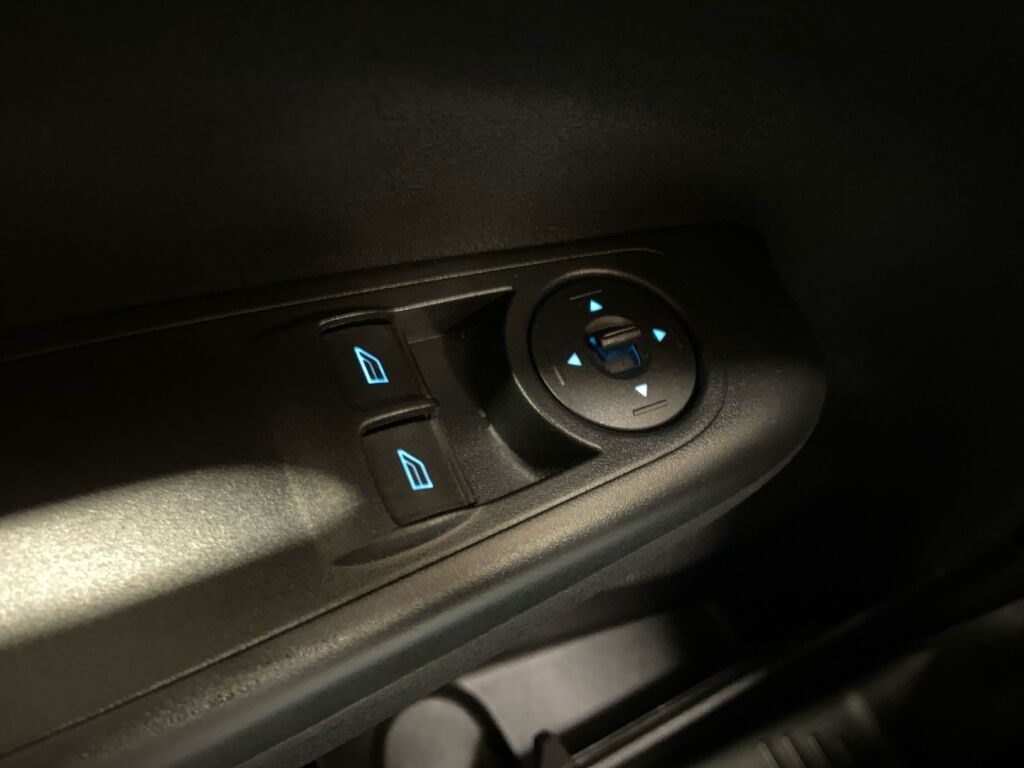 Ford Transit Courier 2022 Valkoinen