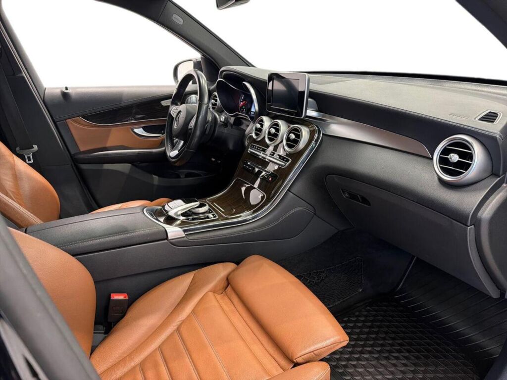 Mercedes-Benz GLC 2017 Musta