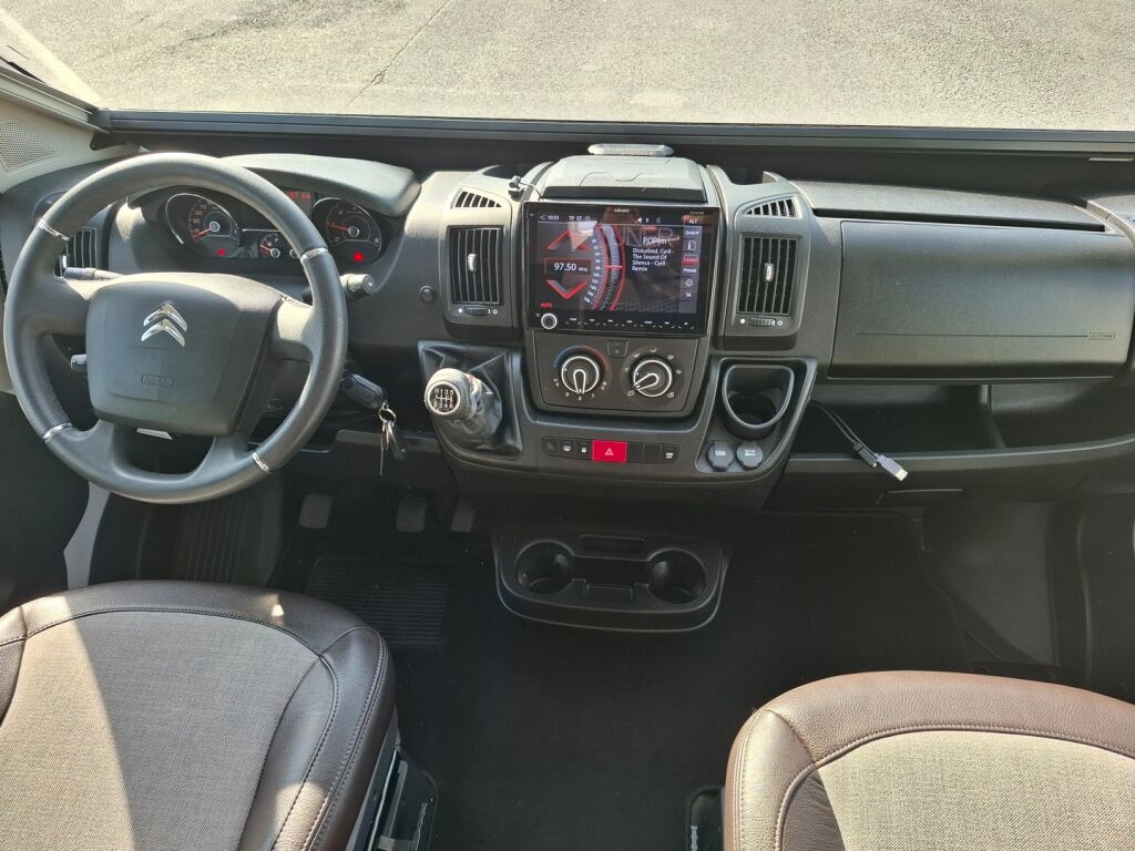 Adria MATRIX AXESS 670 SC 2022 Valkoinen