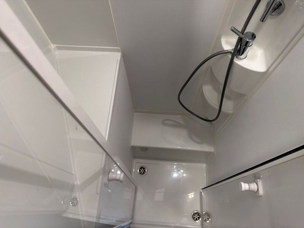 Adria MATRIX AXESS 670 SC 2022 Valkoinen