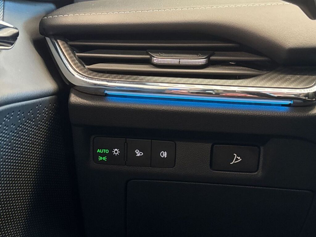 Skoda Enyaq 2023 met.sininen
