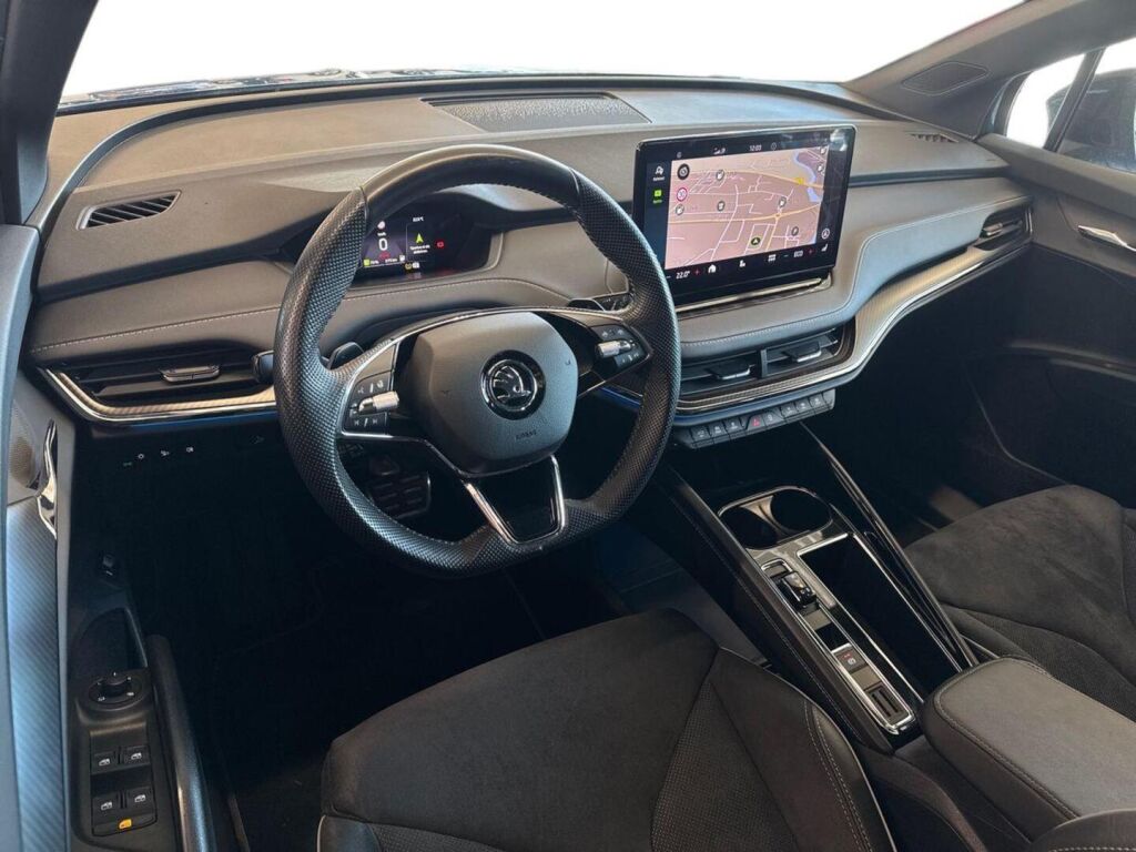 Skoda Enyaq 2023 met.sininen