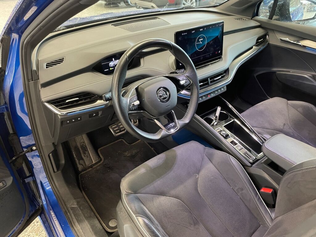 Skoda Enyaq 2023 met.sininen