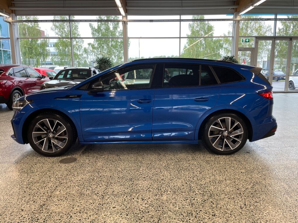 Skoda Enyaq 2023 met.sininen
