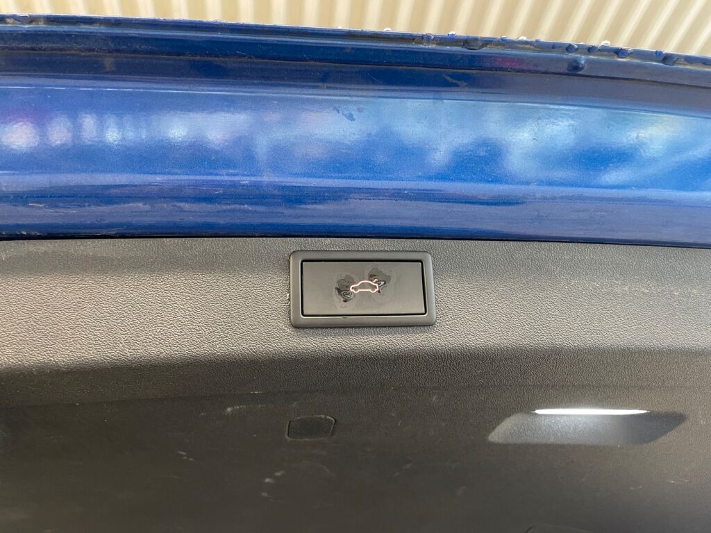 Skoda Enyaq 2023 met.sininen