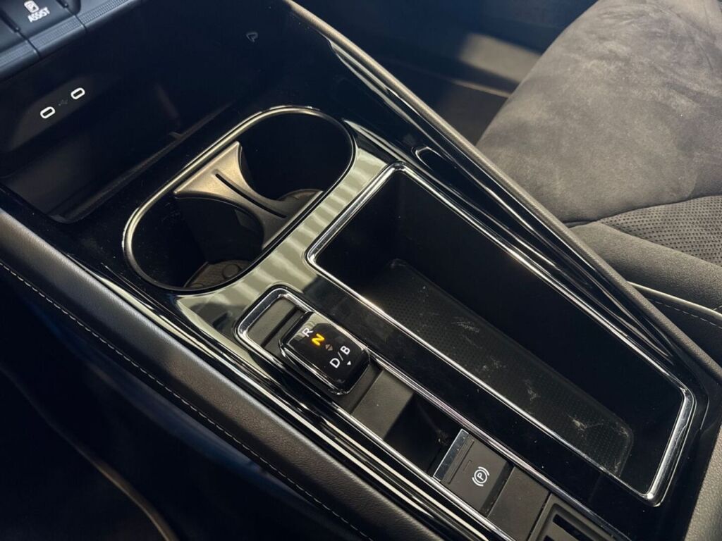 Skoda Enyaq 2023 met.sininen
