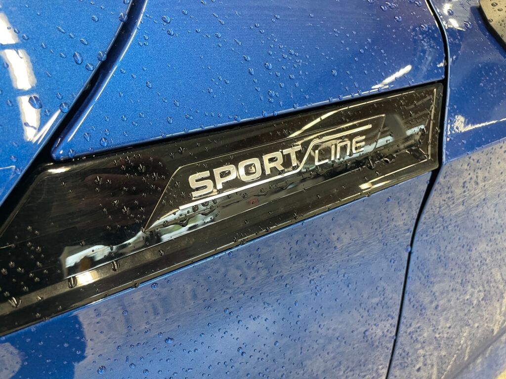 Skoda Enyaq 2023 met.sininen