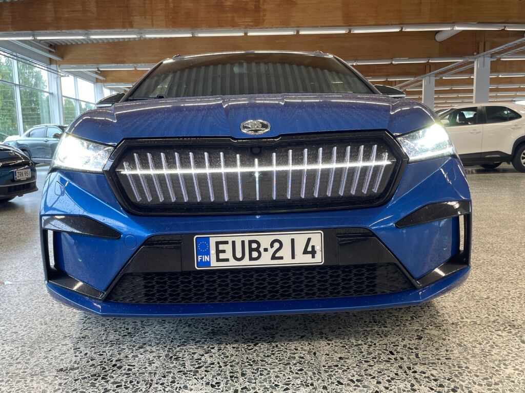 Skoda Enyaq 2023 met.sininen