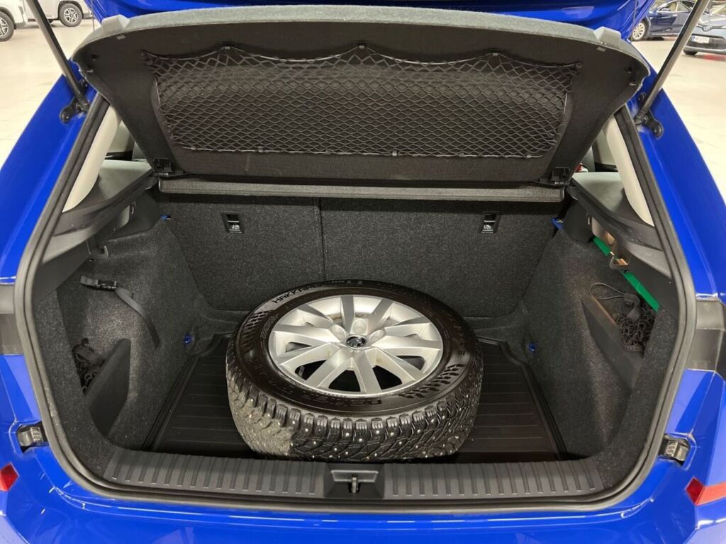 Skoda Kamiq 2022 Sininen
