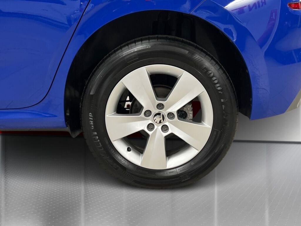 Skoda Kamiq 2022 Sininen