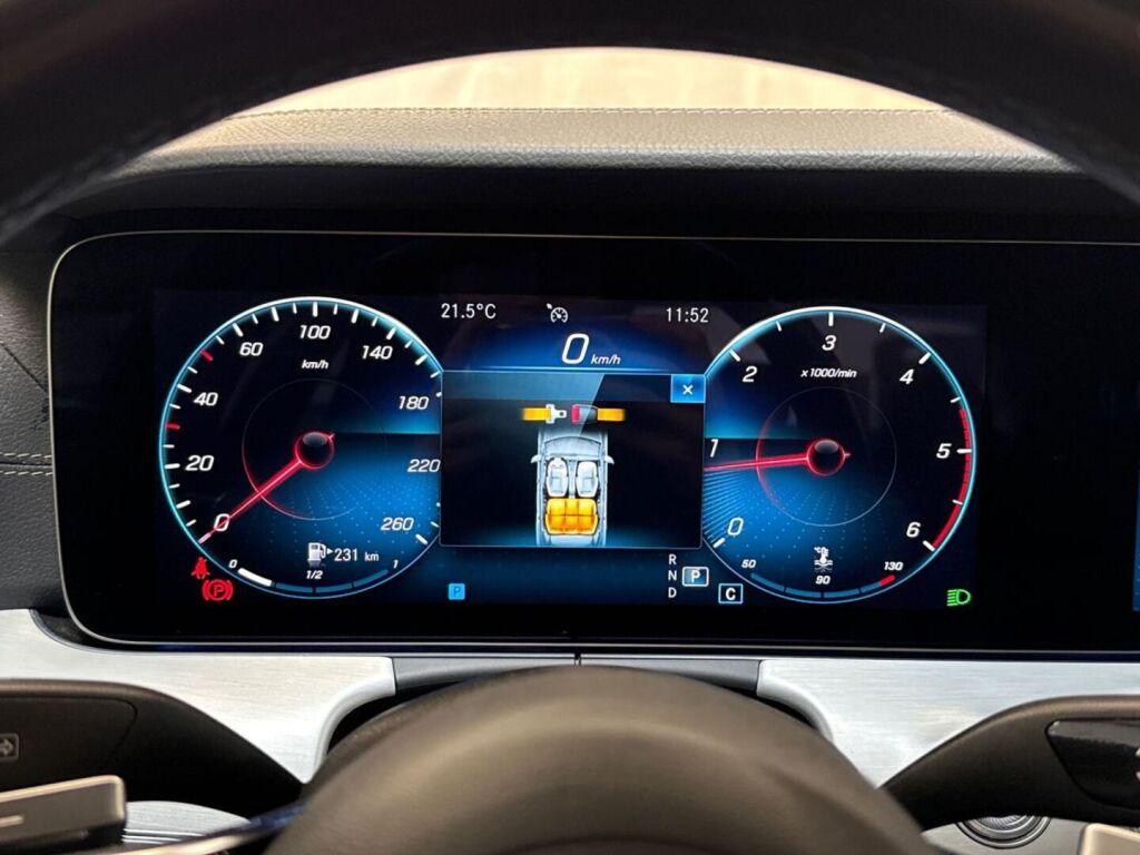 Mercedes-Benz E 2023 Musta