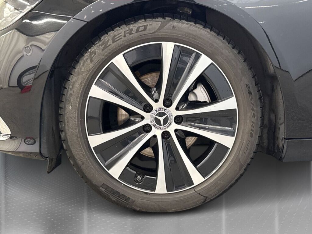 Mercedes-Benz E 2023 Musta