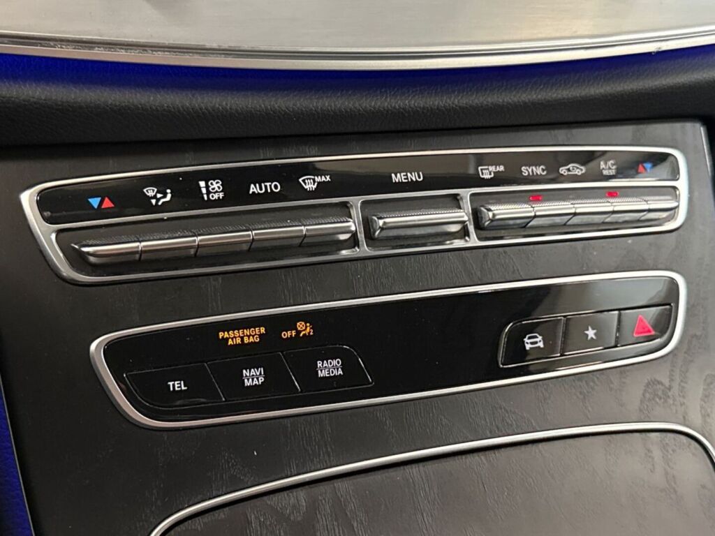 Mercedes-Benz E 2023 Musta