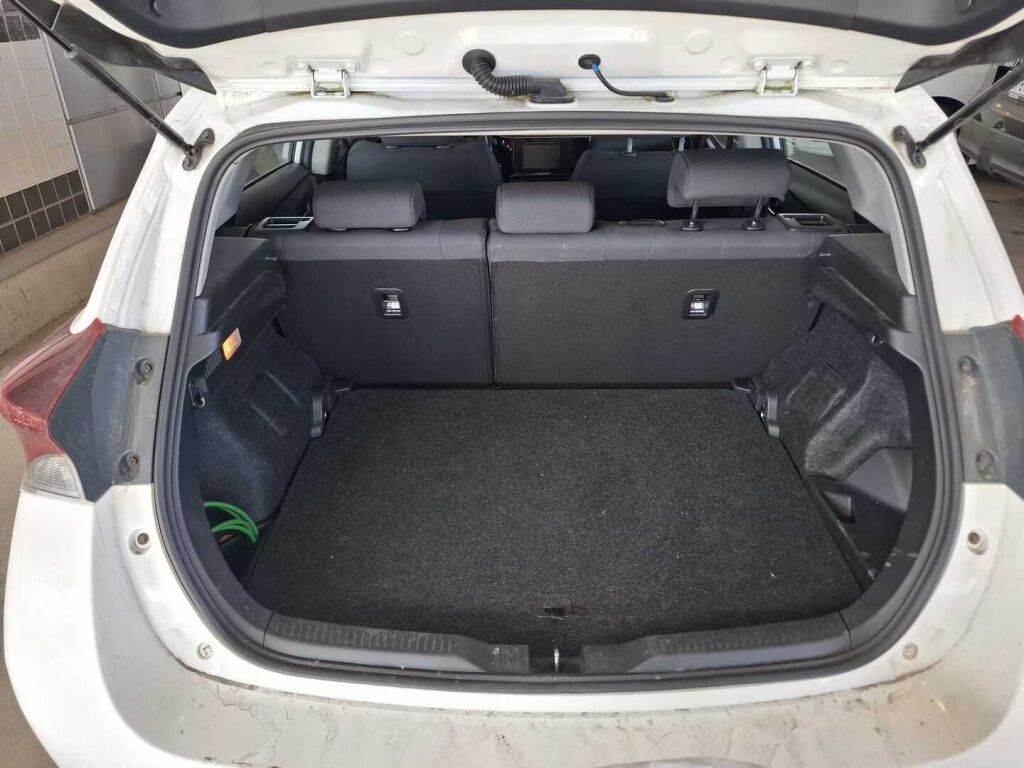 Toyota Auris 2019 Valkoinen