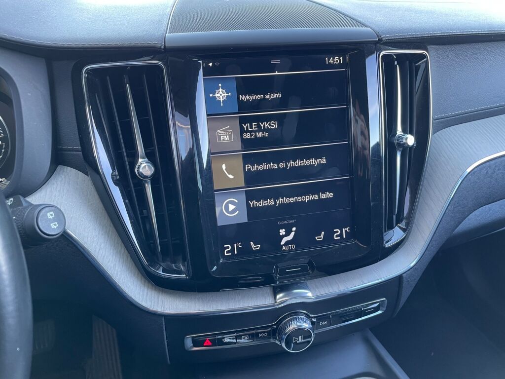 Volvo XC60 2018 Musta