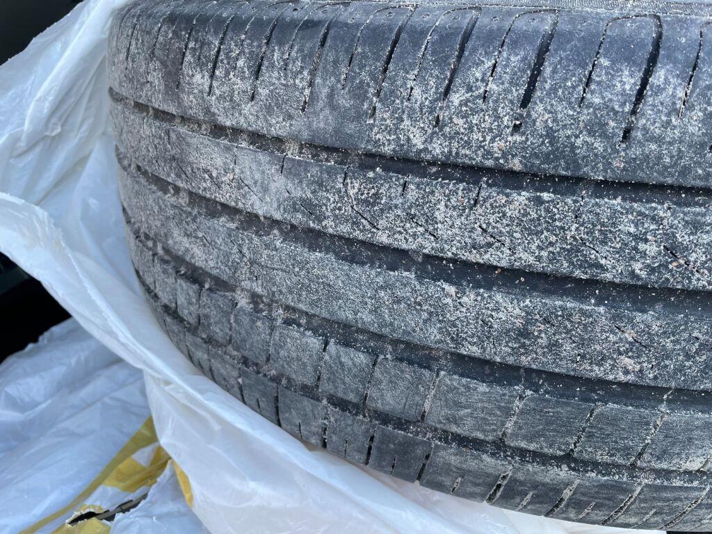 Volvo XC60 2018 Musta