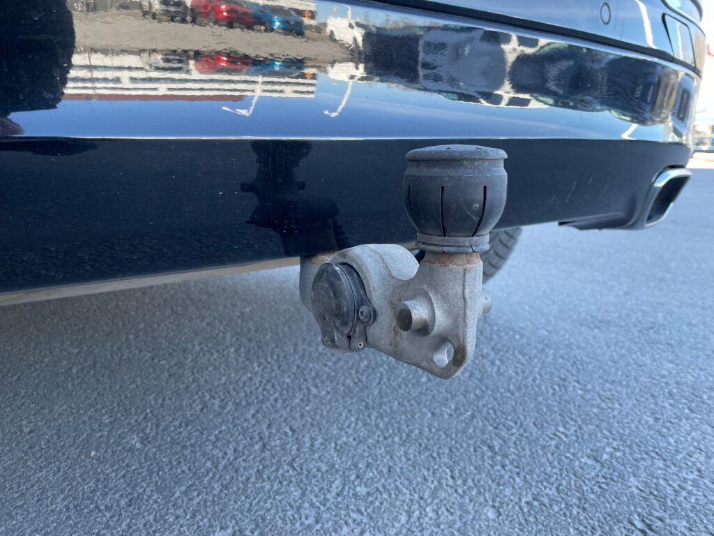 Volvo XC60 2018 Musta