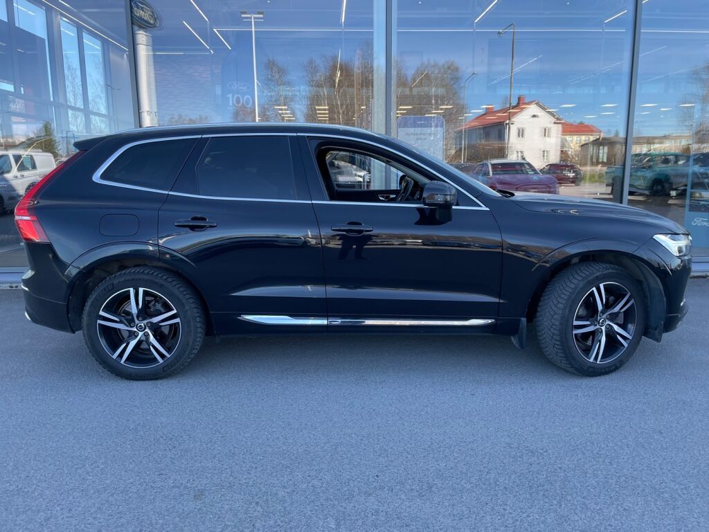 Volvo XC60 2018 Musta