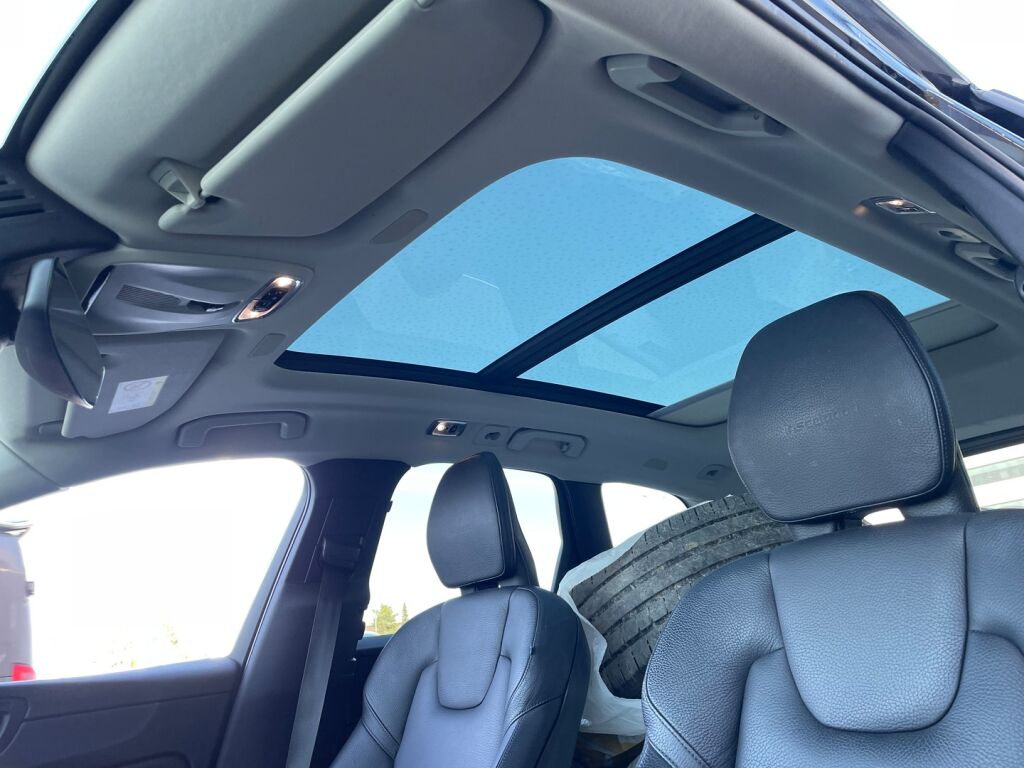 Volvo XC60 2018 Musta