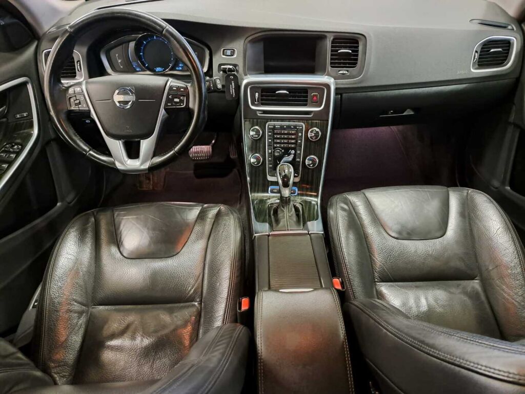 Volvo V60 2013 Harmaa