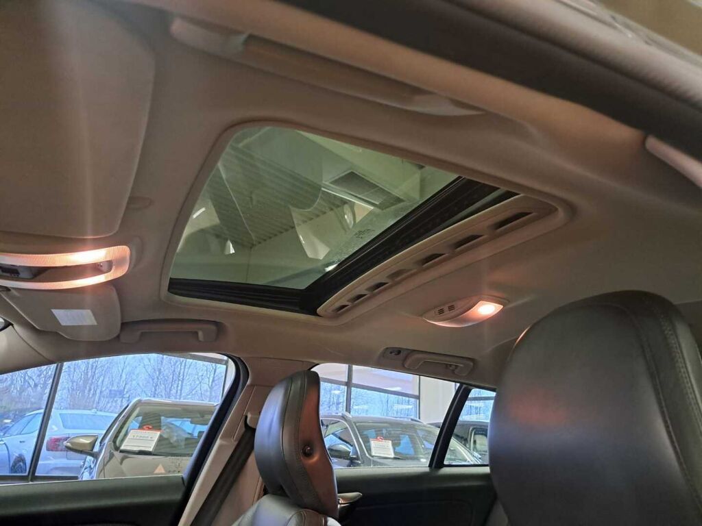 Volvo V60 2013 Harmaa