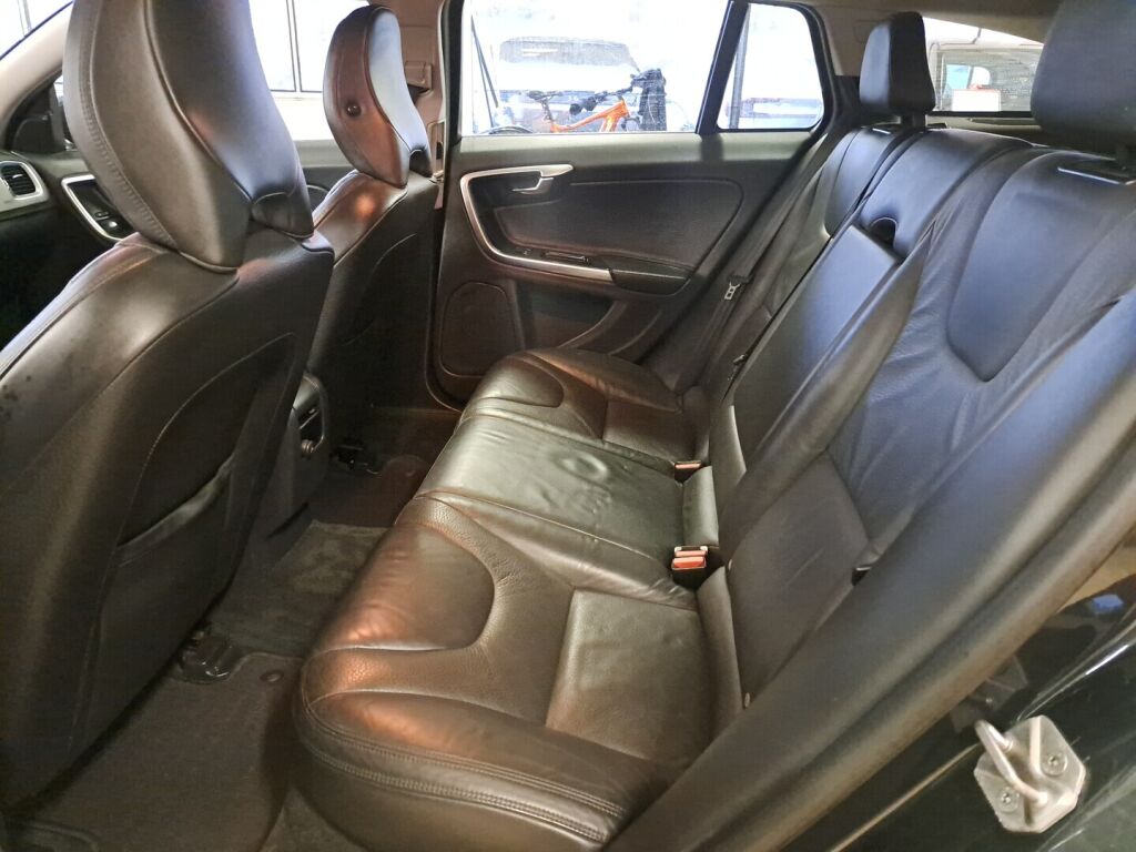 Volvo V60 2013 Harmaa