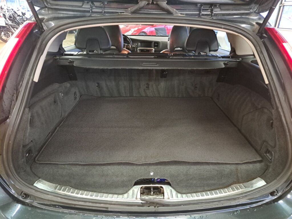 Volvo V60 2013 Harmaa