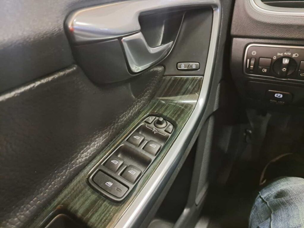 Volvo V60 2013 Harmaa