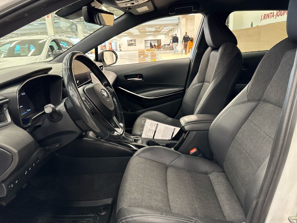 Toyota Corolla 2022 Valkoinen