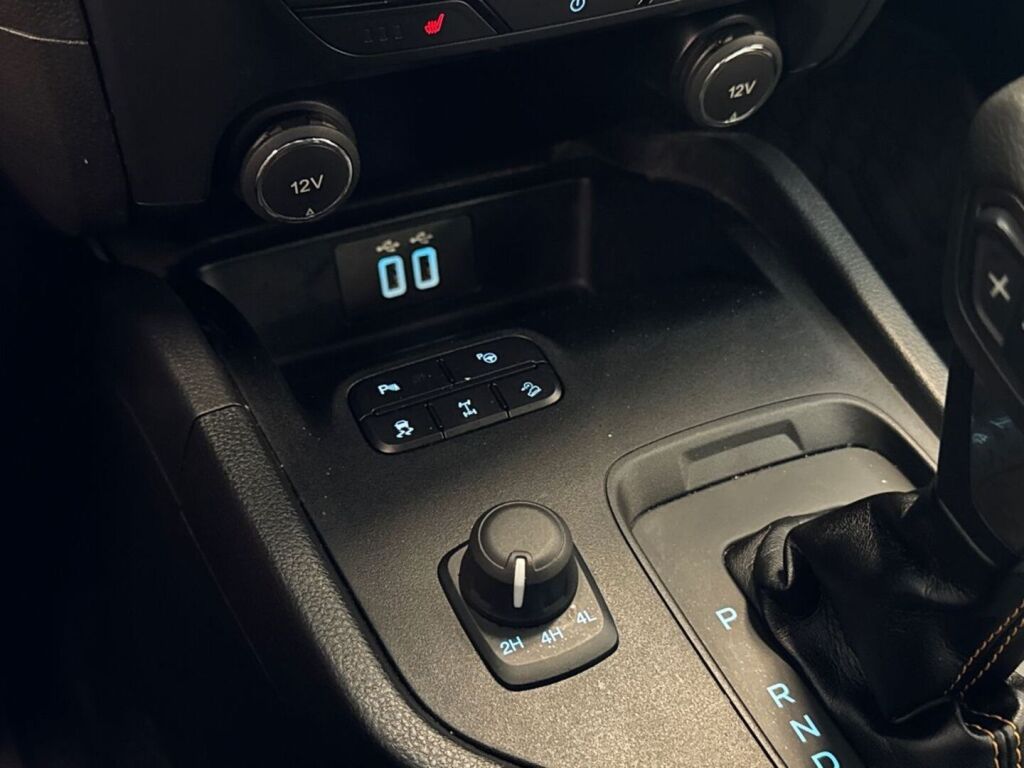 Ford Ranger 2022 Musta