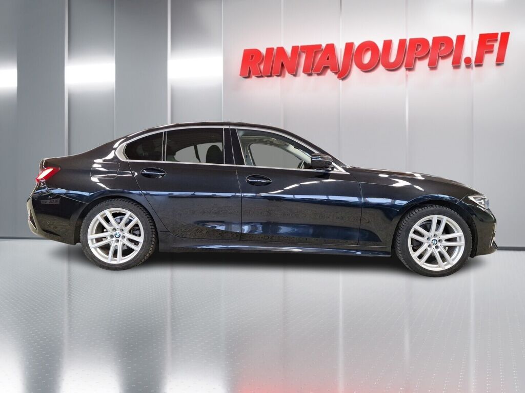 BMW 320 2022 Musta