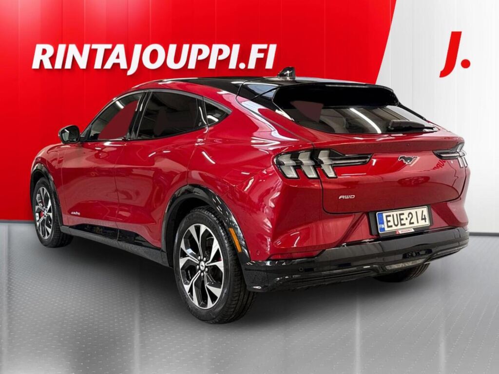 Ford Mustang Mach-E 2022 Punainen